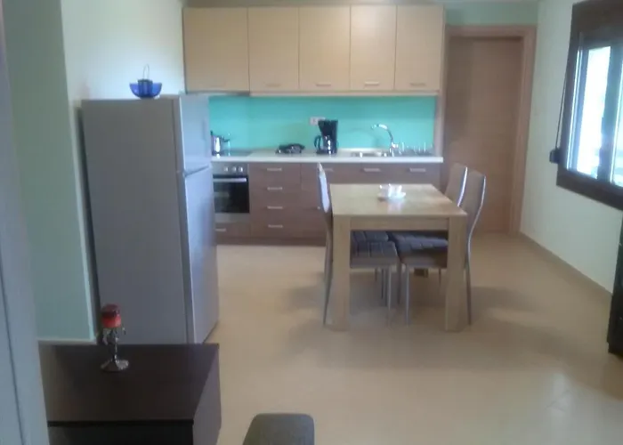 Poli's Ideal - Fully Renovated ! Feriehus
